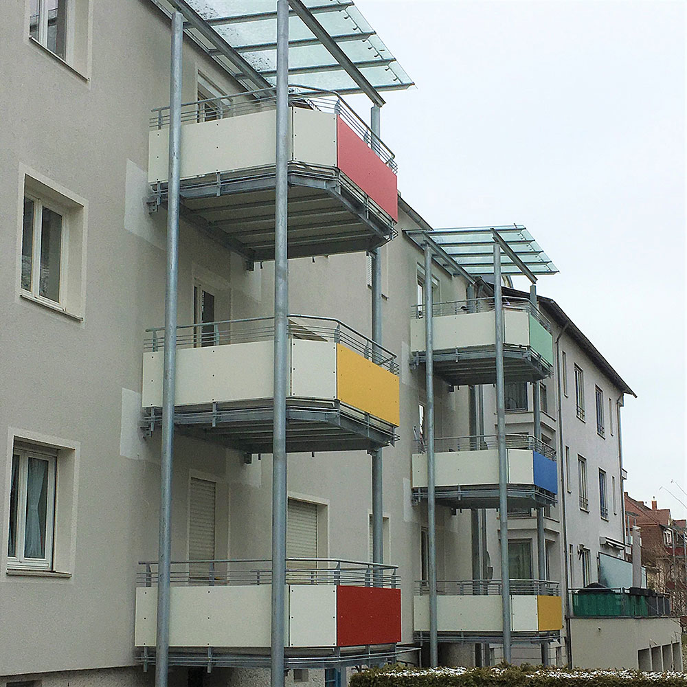 hutterer-stahlbau-vorsatz-balkon-mit-glasdach-rosenheim-273